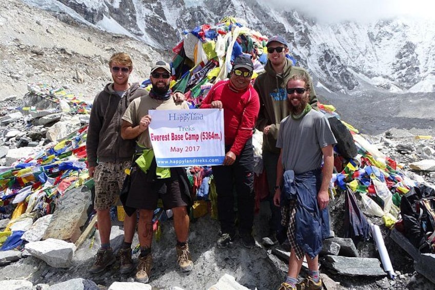 Everest Base Camp 5364m. 2