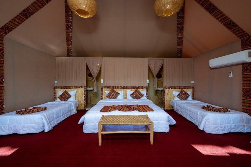 Overnight stay in the Agafay Desert, Deluxe Tent with Show and Swimming Pool 2