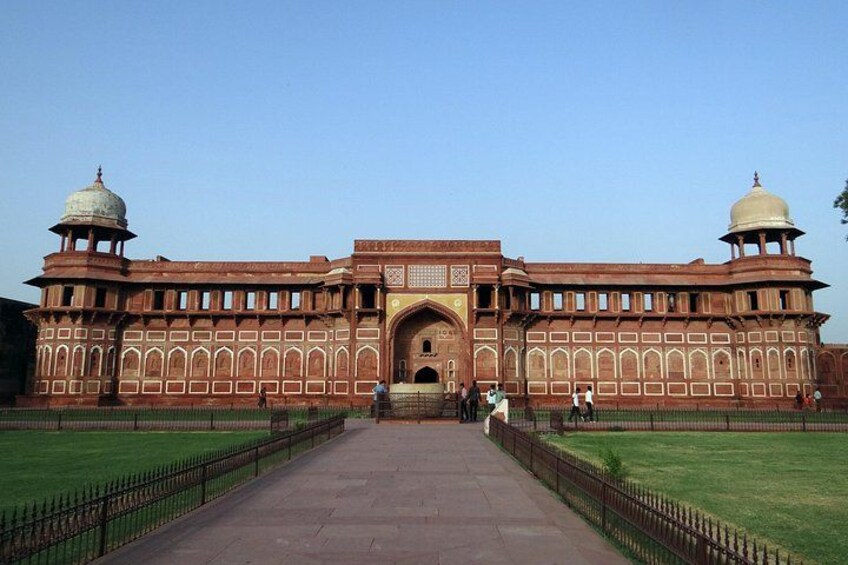 All Inclusive Taj Mahal & Agra Fort Tour from Delhi by Express Train 3