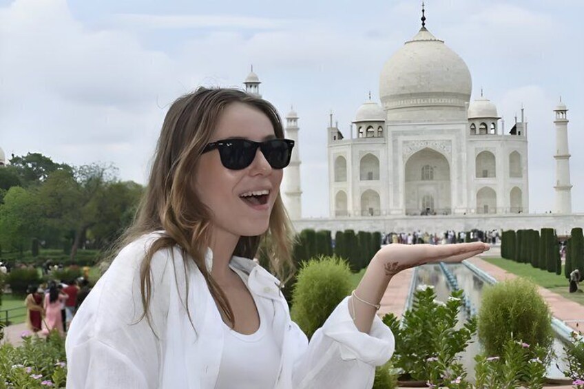 6-Day India Tour: Delhi, Agra, Orchha, Khajuraho & Varanasi 2