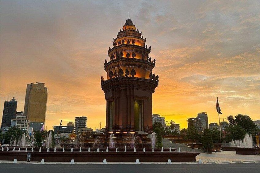 Independence Monument 2