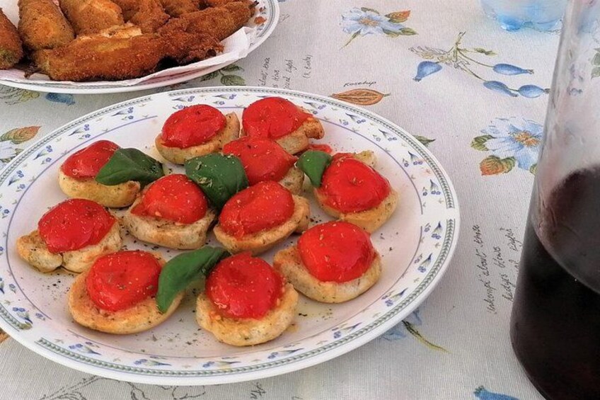 Bruschetta med tomat og basilikum. 3