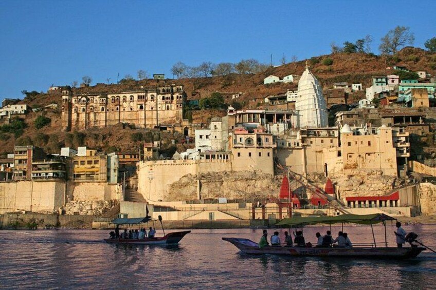Jyotirlinga Journey: Indore to Omkareshwar Private Day Trip 3