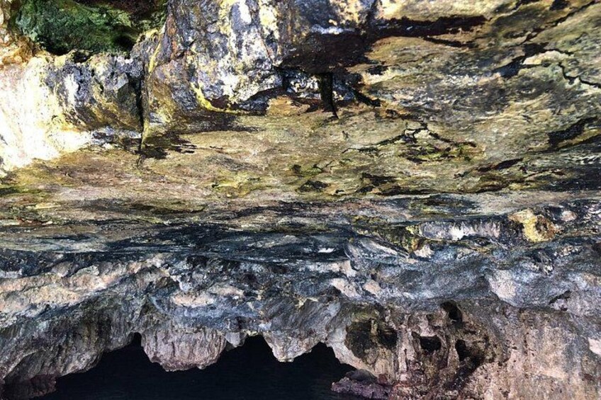 Tour 3h and half visit of all the caves, bathroom stop and aperitif 3