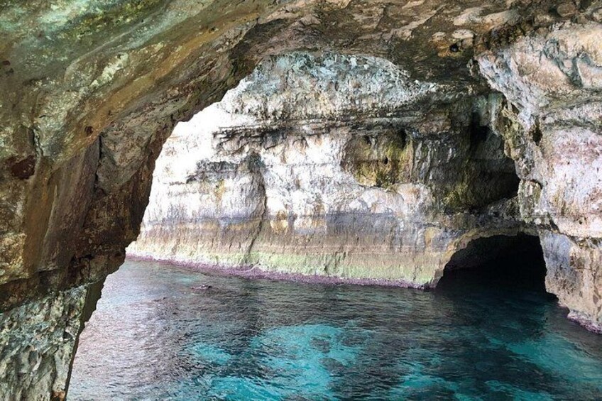 Tour 3h and half visit of all the caves, bathroom stop and aperitif 2