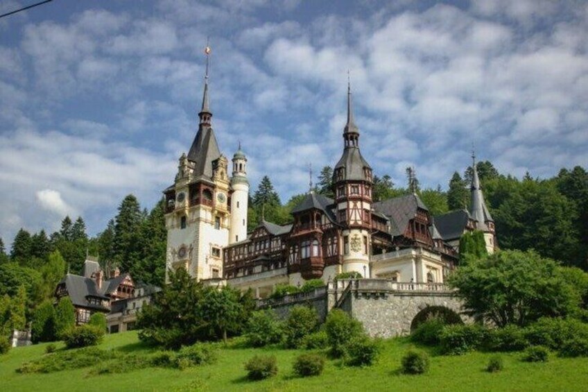 Castle trip from Brasov: PRIVATE Tour to Bran Castle & Peles Palace in Sinaia 4