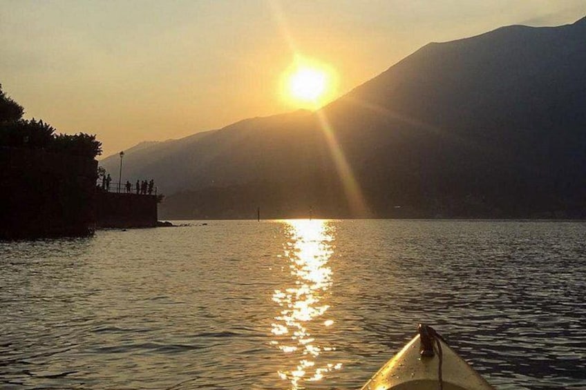 Lake Como - Bellagio: Golden Hour Kayak Tour at Bellagio promontory edge 1