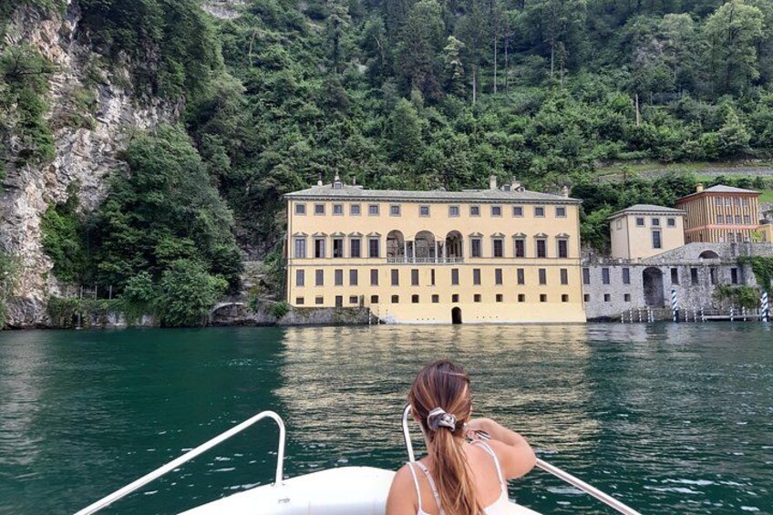 Lake Como : 2h Small-Group Boat Tour with Prosecco & Villas 3