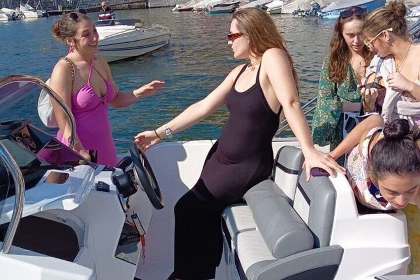 Lake Como : Exclusive Private Boat Tour with Prosecco 3