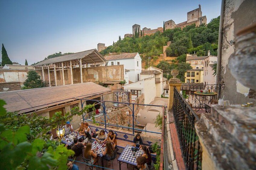 4 neighborhoods 4 cultures. Half day private tour in Granada 4