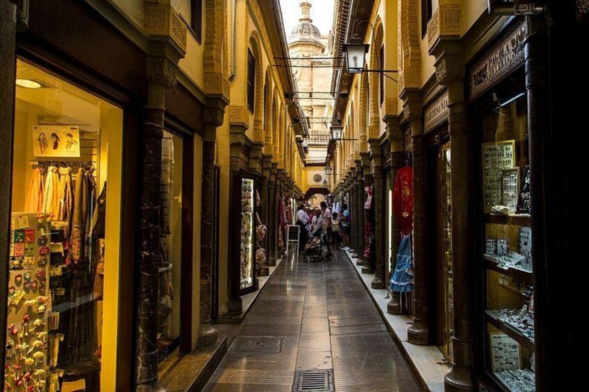 4 neighborhoods 4 cultures. Half day private tour in Granada 2