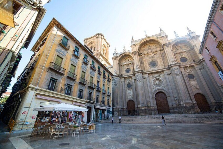4 neighborhoods 4 cultures. Half day private tour in Granada 5