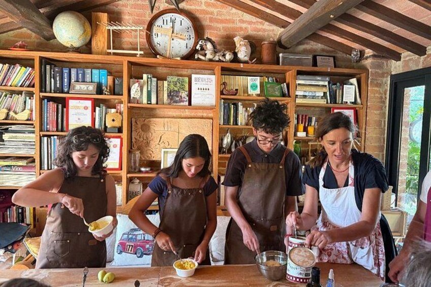 Organic cooking class with a sommelier in an Olive and wine farm 3