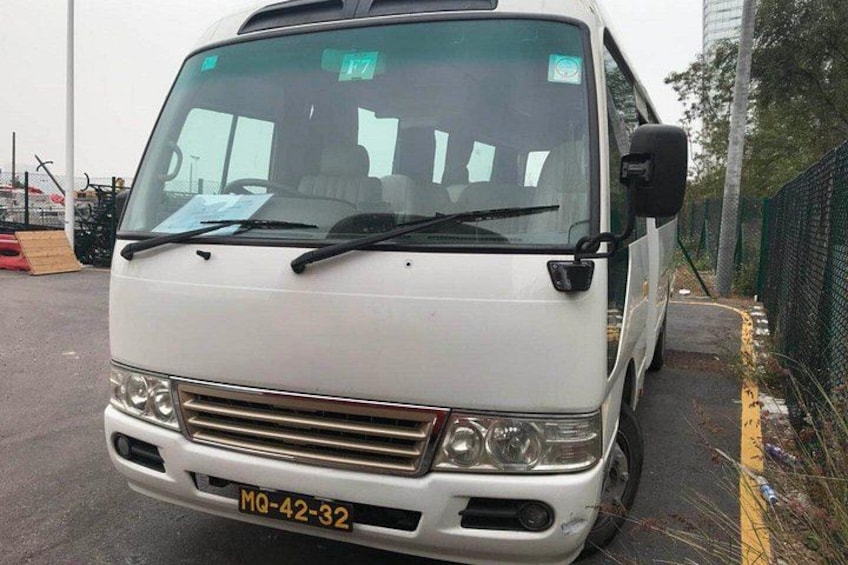 4-hour Service - 20-Seat Tour Bus 2