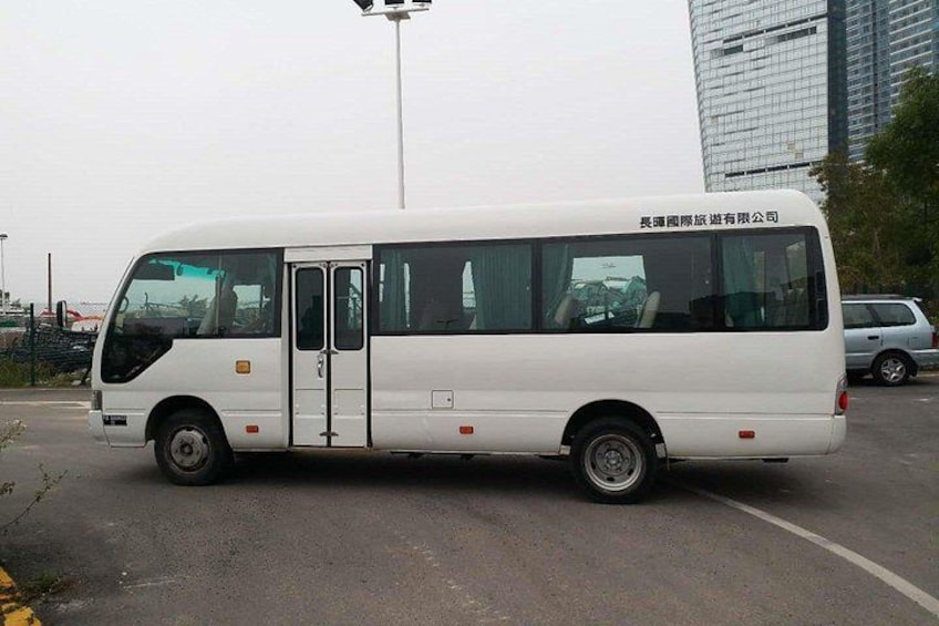 4-hour Service - 20-Seat Tour Bus 5