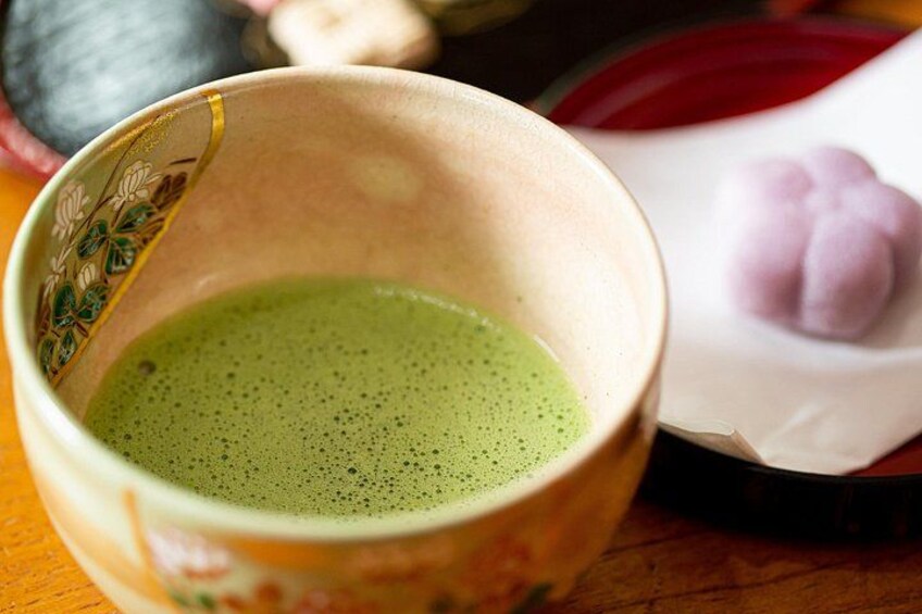 Tea ceremony experience with simple kimono in Okinawa 2