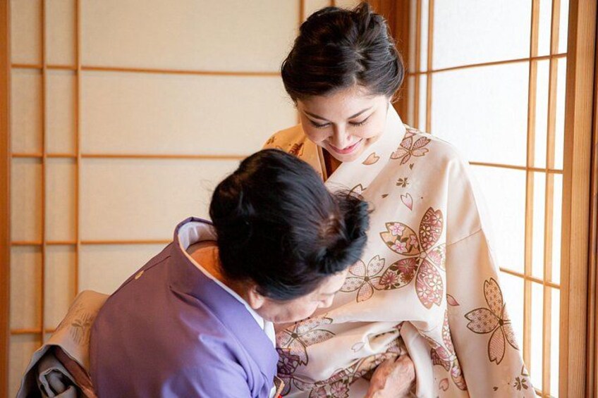 Tea ceremony experience with simple kimono in Okinawa 2
