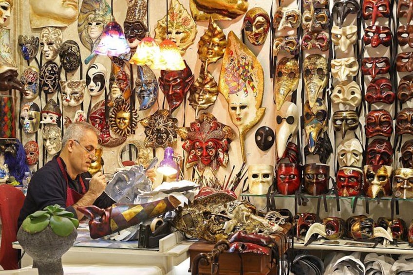 Carnival mask artisan 2