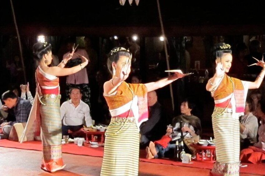 Chiang Mai Khum Khantoke Dinner and Cultural Show Admission