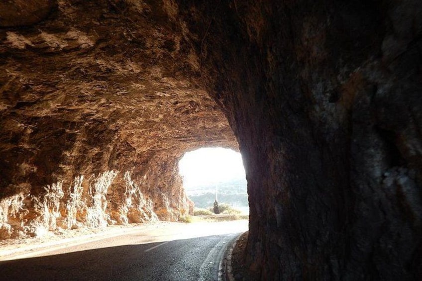 Tunnel 4