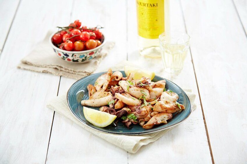 Cruise and Dine Lunch / Cape Town: Coastal Motor Cruise and 2-Course Lunch 4