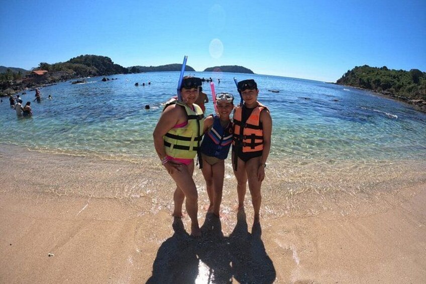 Half-Day Snorkeling Tour at Ixtapa Zihuatanejo with Lunch 3