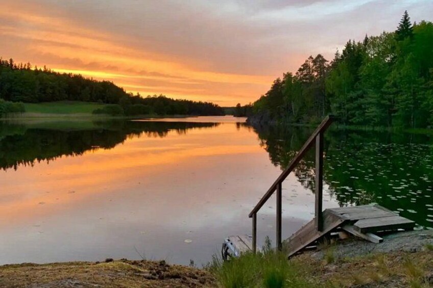Stockholm: Sunset Hike in Tyresta National Park with Meal 1