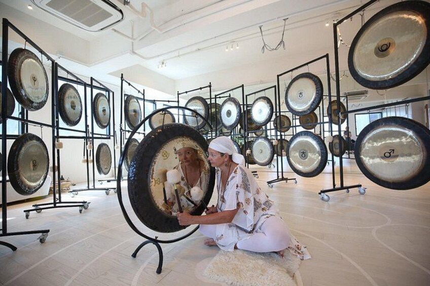 Small-Group Gong Relaxation Experience in Hong Kong 3