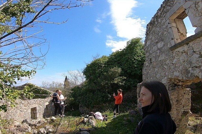 Lefkada Hiking Tour: Karya Village, Rekatsinata & Meze with Wine 5