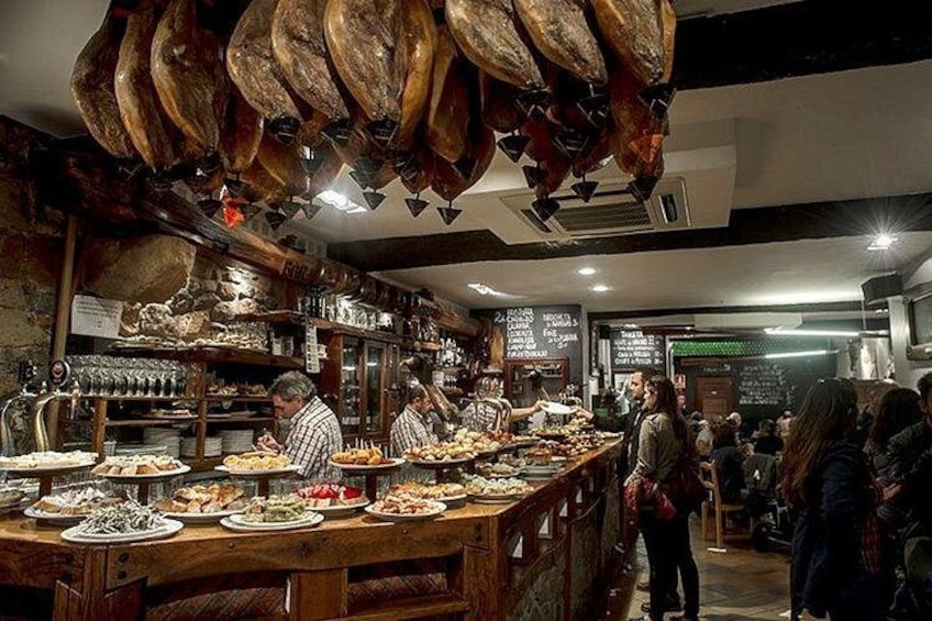 SAINT SEBASTIEN, tapas bar in the old town 2