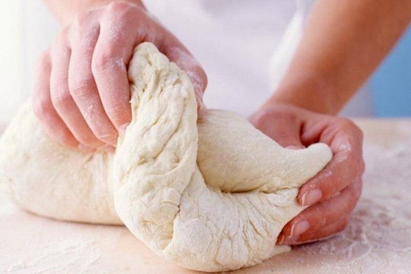 Mamma Mia! Make Your Own Italian Pizza in Milan 4