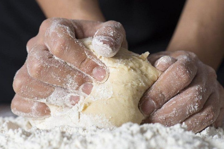 Mamma Mia! Make Your Own Italian Pizza in Milan 3