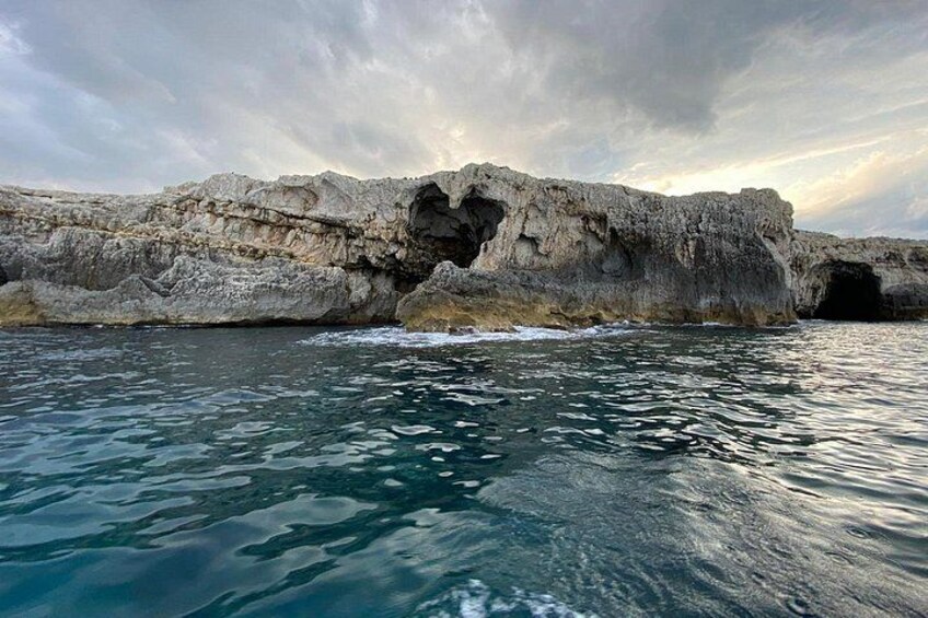 Boat tour Ortigia, sea caves and Pillirina 2h 1