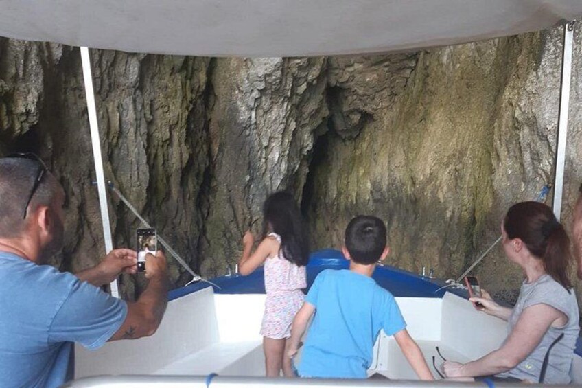 Boat tour Ortigia, sea caves and Pillirina 2h 2