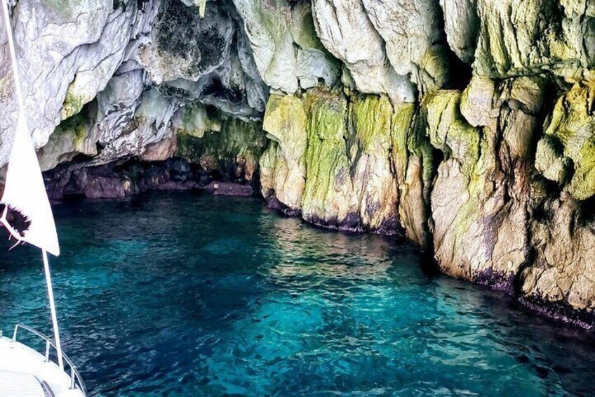 Boat tour Ortigia, sea caves and Pillirina 2h 3