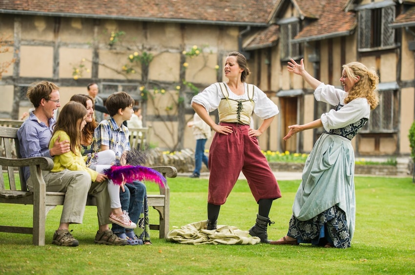 Shakespeare’s Stratford, Warwick Castle, Cotswolds & Oxford 1