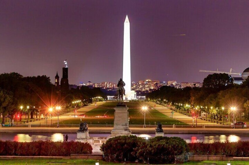 Under the Stars Private Night Tour of DC (Up to 5 Guests) 