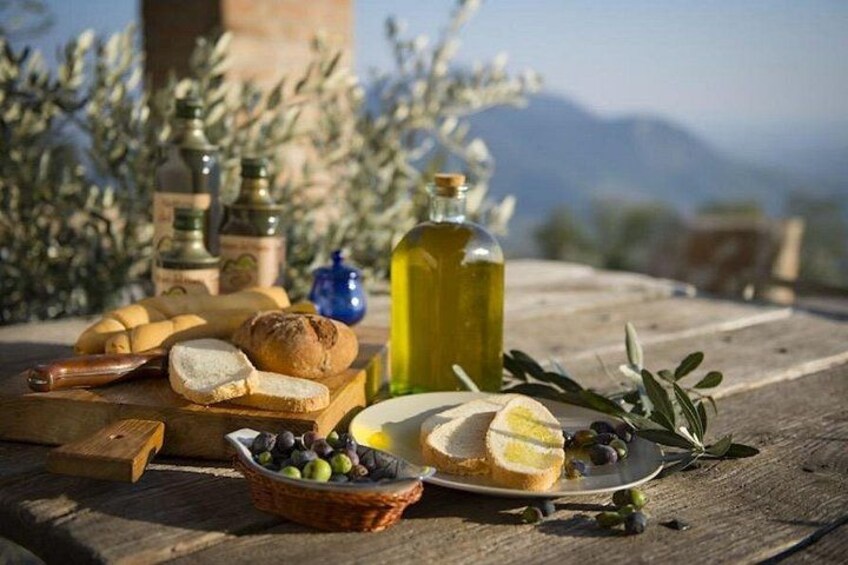 Genuine Italian olive oil. 3