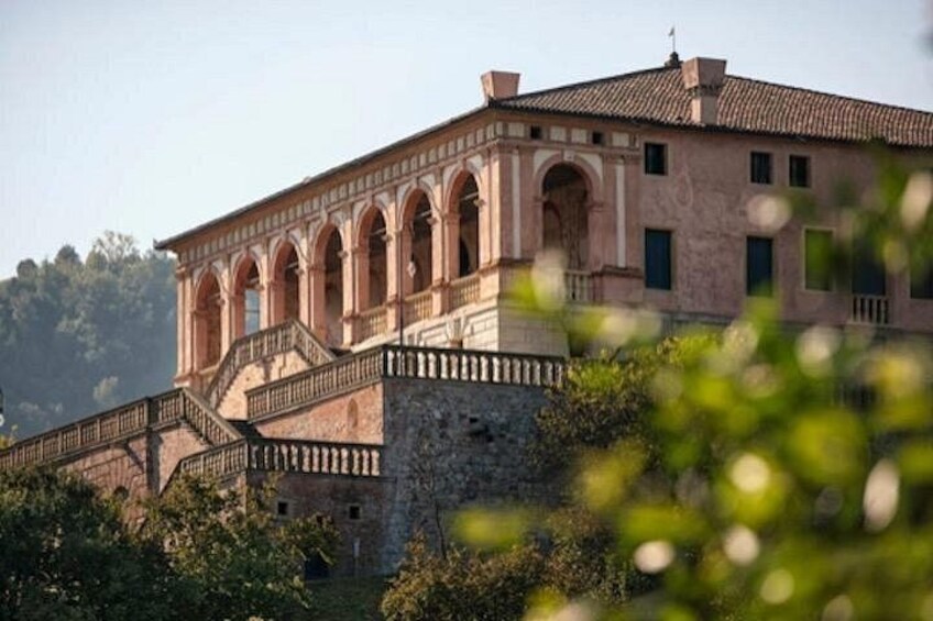 Villa dei Vescovi, a Renaissance villa located on the Euganean hill. Art, beauty, history and good wine. 5
