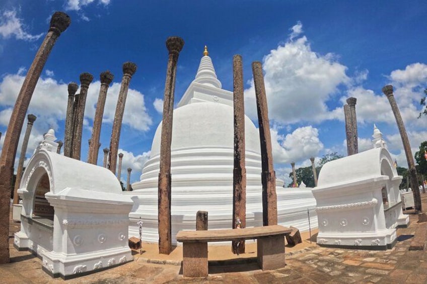 Anuradhapura ancient city 2