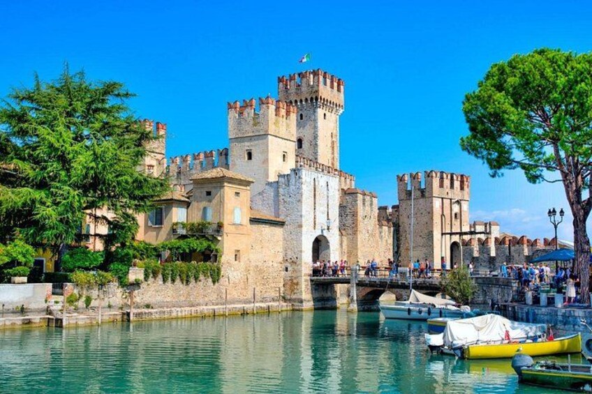 Enchanted Sirmione Private Tour : A Romantic Journey Through Time 4