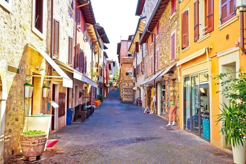 Enchanted Sirmione Private Tour : A Romantic Journey Through Time 3