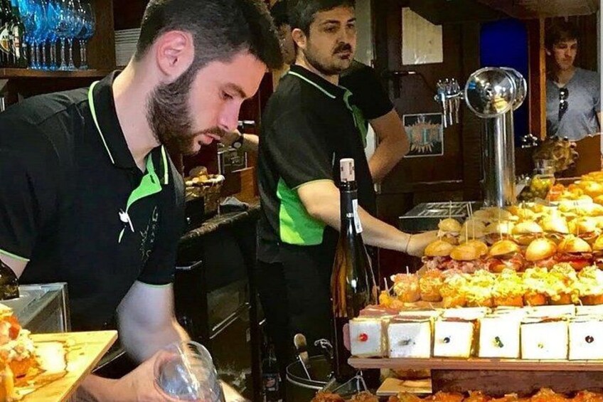 San Sebastian: Private Txakoli Wine Tasting & Hondarribia pintxos 4