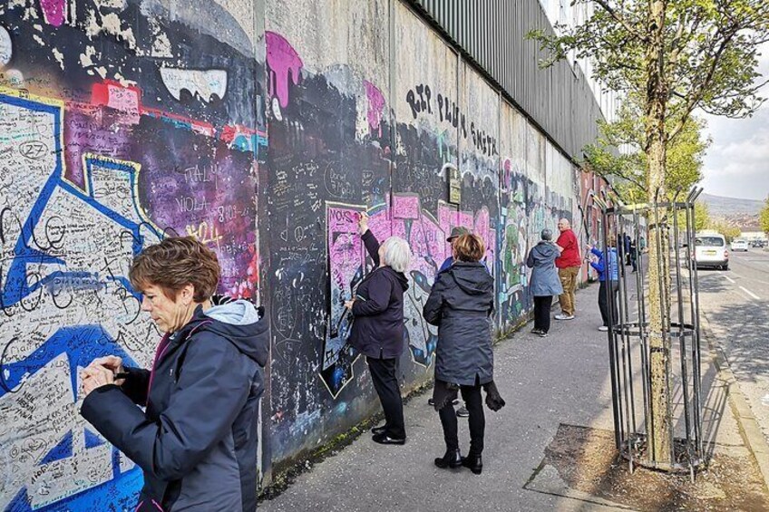 signing the wall