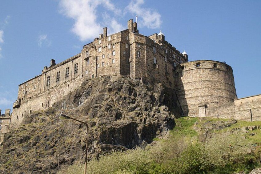 Private Walking Tour: Edinburgh Highlights, including entry to Edinburgh Castle 4