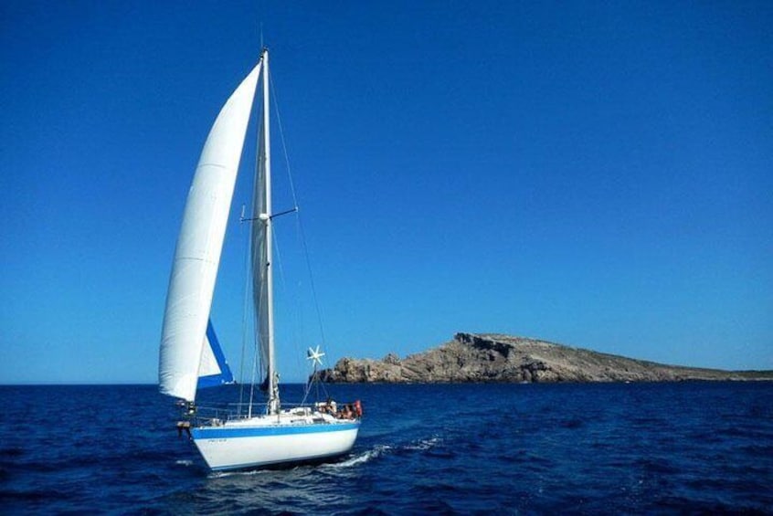 Full Day Sailing Yacht Trip in Menorca 2
