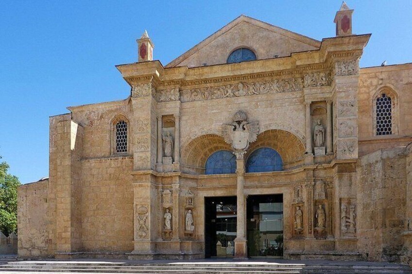 Santo Domingo Cathedral front view 5