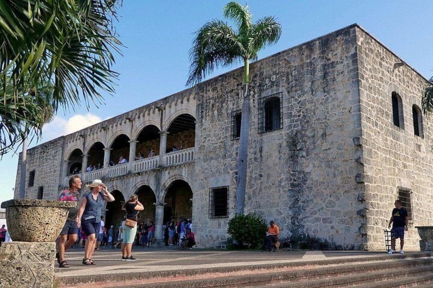 Alcazar de Colon 3