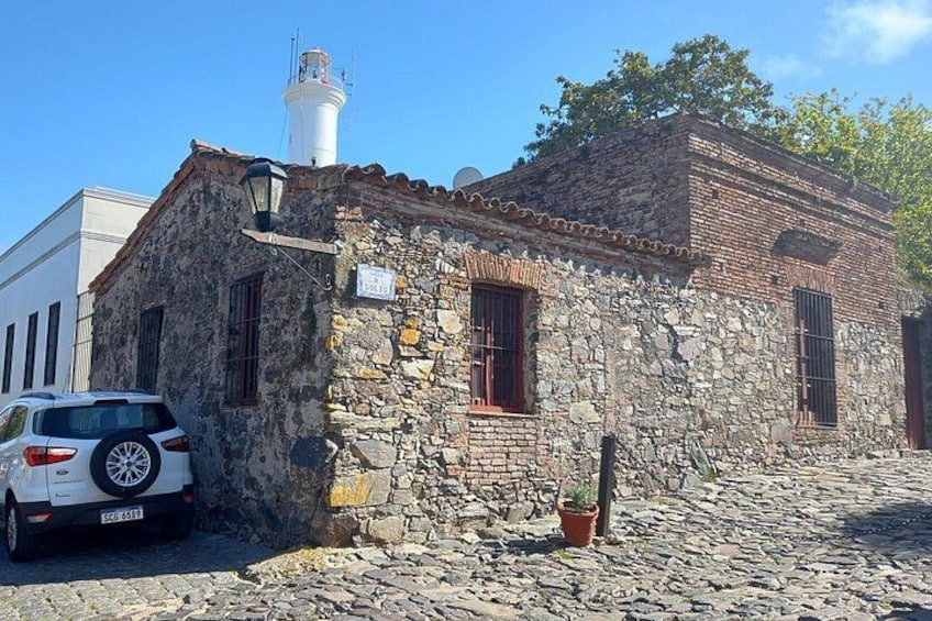 Solís street and the lighthouse 2