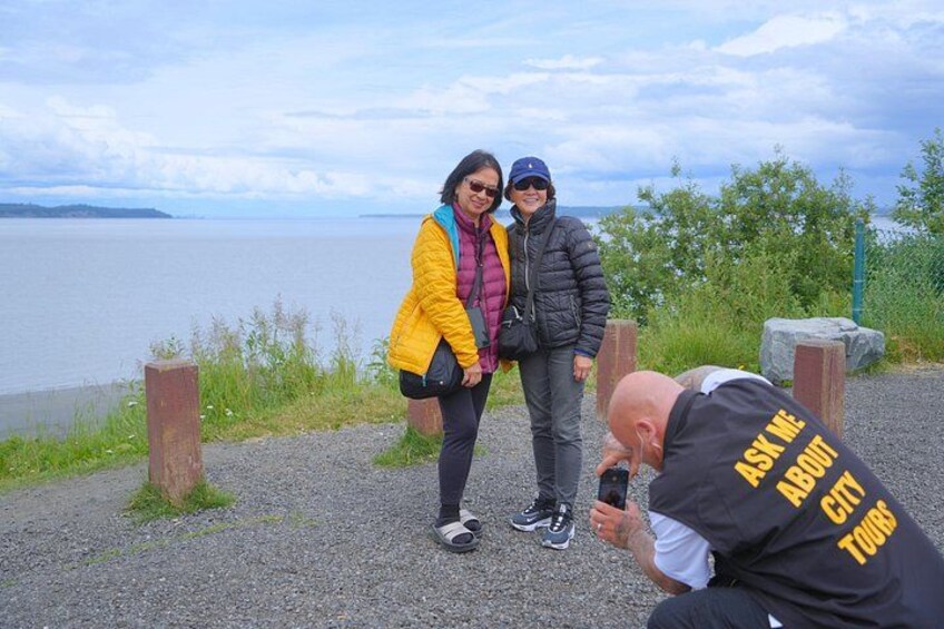 Driver Ean Taking photo of guest at point woronzof 2
